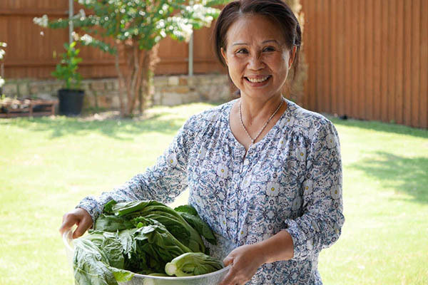 Vườn rau 1000 m2 trên đất Mỹ của dược sĩ gốc Việt