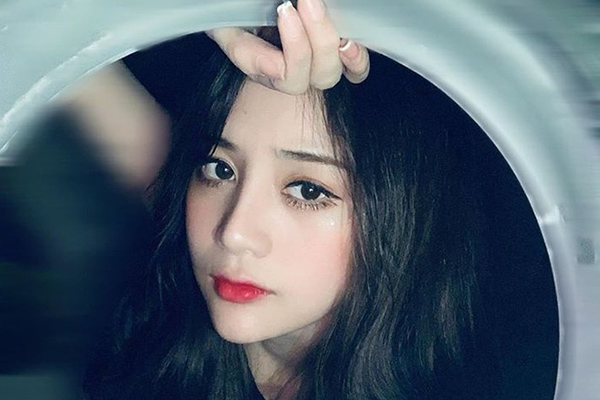 Dân mạng bắt trend 'sống ảo' với nồi cơm điện, máy giặt, giấy bạc