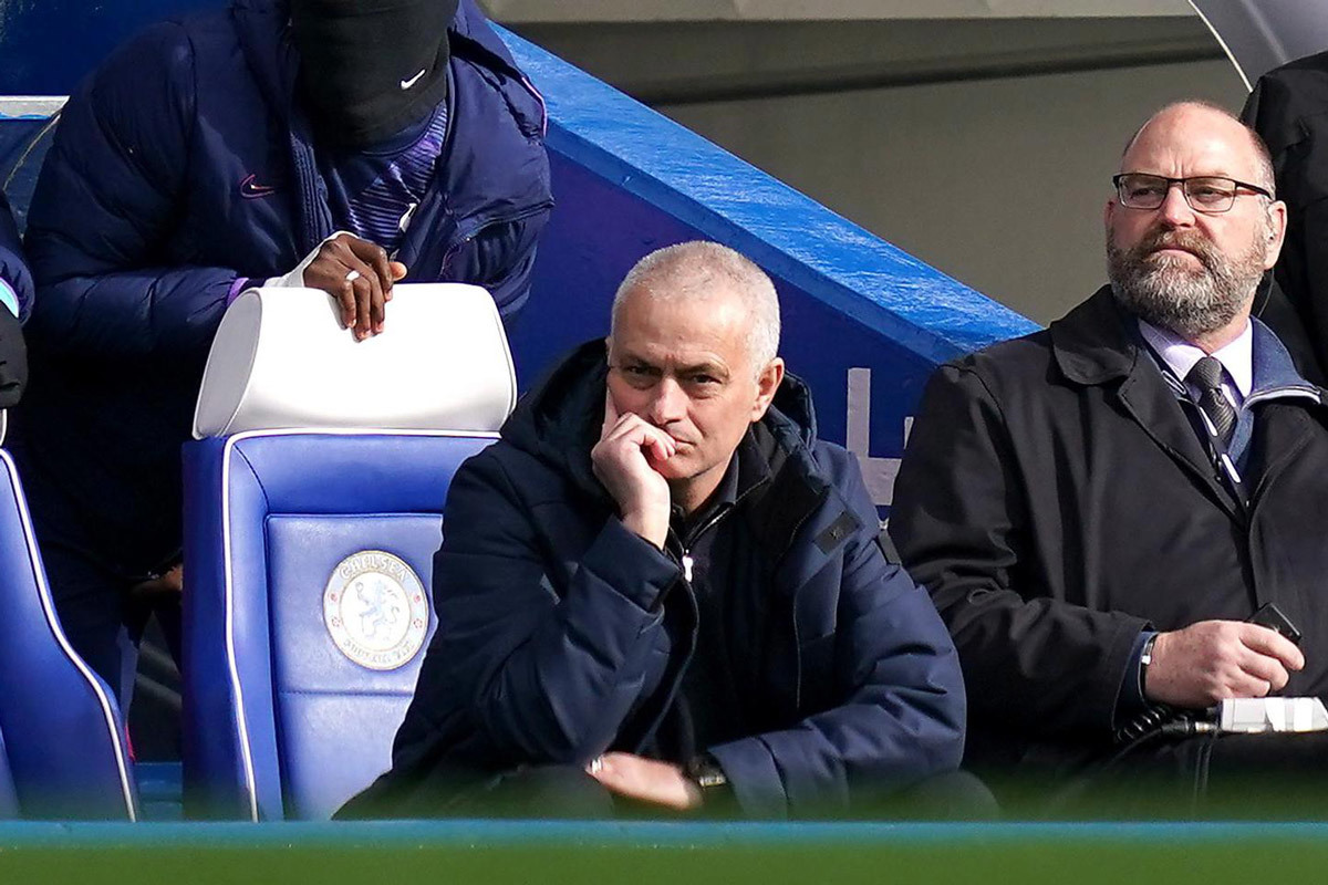 Mourinho thua trò cũ: