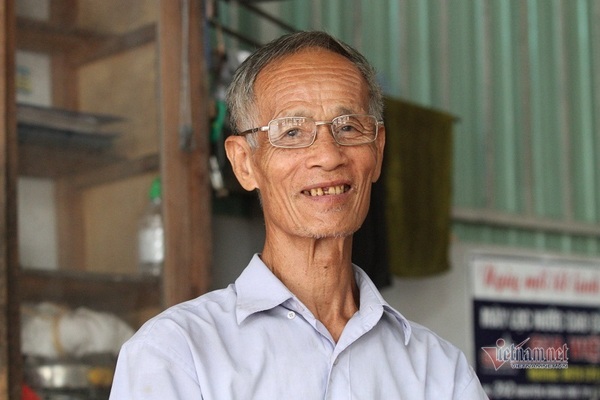 Cựu binh Hà Tĩnh dành dụm lương hưu tặng quà cho bệnh nhân nghèo