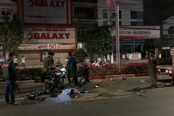 Chạy xe máy ngược chiều đối đầu xe khác, thanh niên tử vong