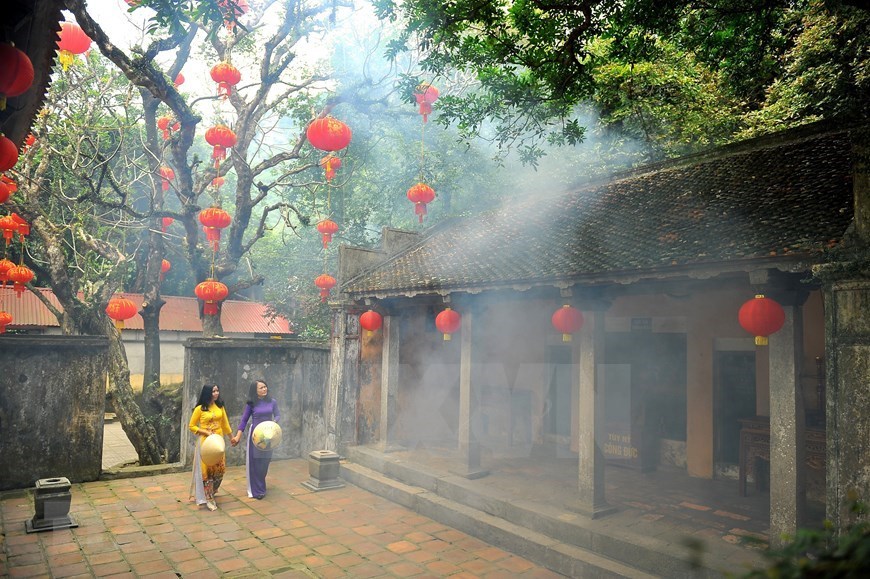 Thien Ton - Sacred pagoda in ancient capital