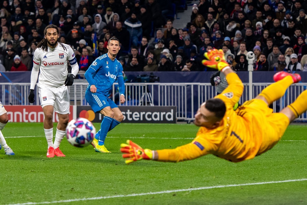 Ronaldo vô duyên, Juventus nhận trái đắng trước Lyon