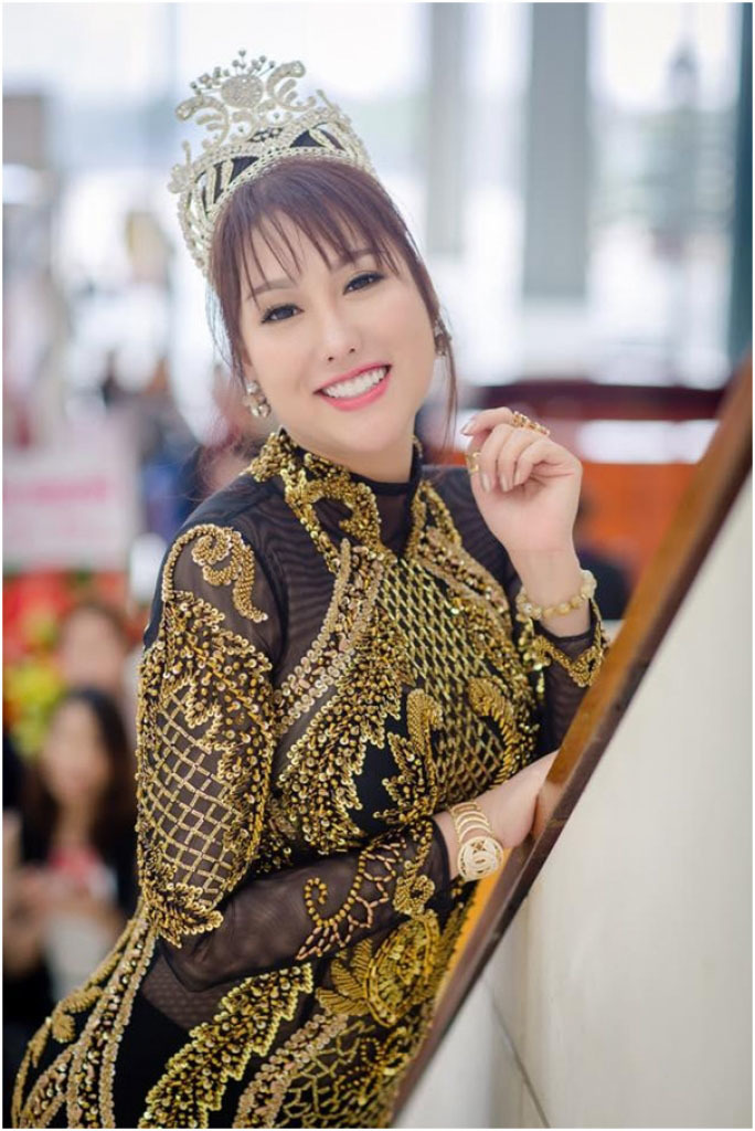 Hai 'nữ hoàng dao kéo' có vòng một lớn nhất showbiz Việt