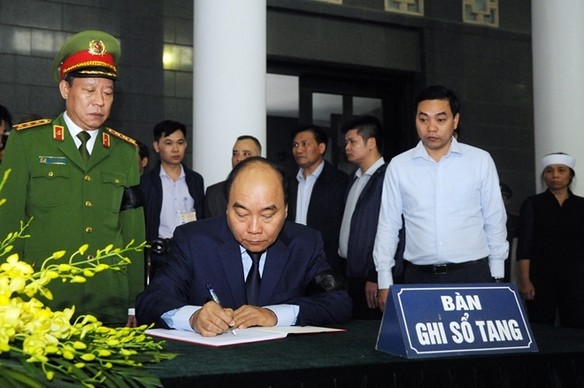 Thủ tướng viếng Trung tướng Phạm Tâm Long, nguyên Thứ trưởng Công an