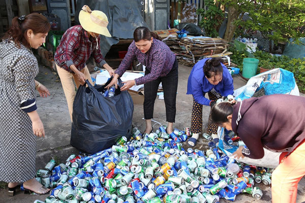 Quang Tri’s women raise funds for the poor from scrap collection