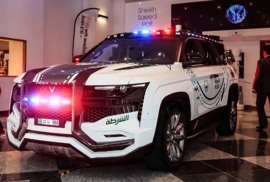 Cảnh sát Dubai sắm siêu SUV bọc thép có khả năng nhận dạng tội phạm