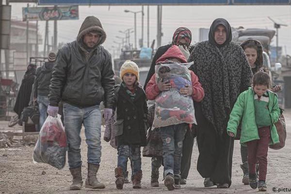 Thổ tuyên bố 'mở cổng', người tị nạn ùn ùn kéo sang châu Âu