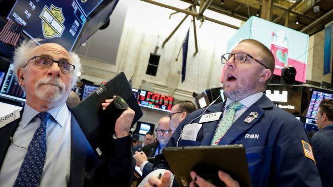 Coronavirus: Global shares suffer worst week since financial crisis