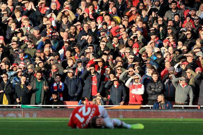 Arsenal phải đền tiền vì bị đá khỏi Europa League