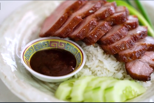 Tuyệt chiêu làm thịt xá xíu có màu đẹp với bột củ dền