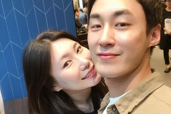 Chàng trai 25 tuổi mê đắm chị gái U40, nhìn thân hình cô ấy ai cũng hiểu lý do
