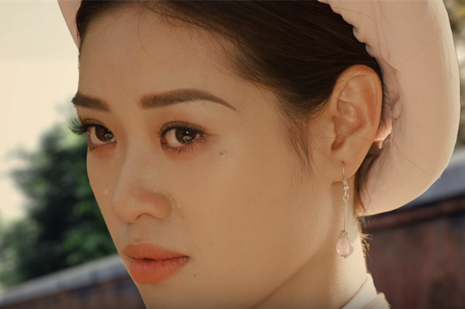 HHHV Khánh Vân xinh đẹp, bí ẩn trong trailer đẫm máu của 'Phượng khấu'