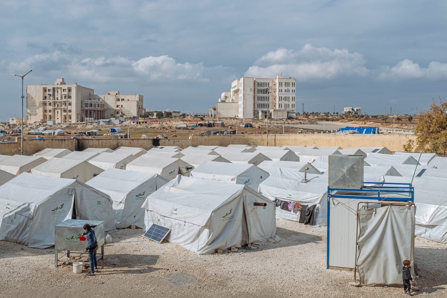 Hình ảnh ám ảnh ở nơi kẹt giữa 'bão lửa' Thổ Nhĩ Kỳ và Syria