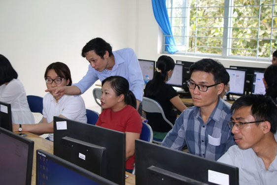 Online education remains unfamiliar in Vietnam