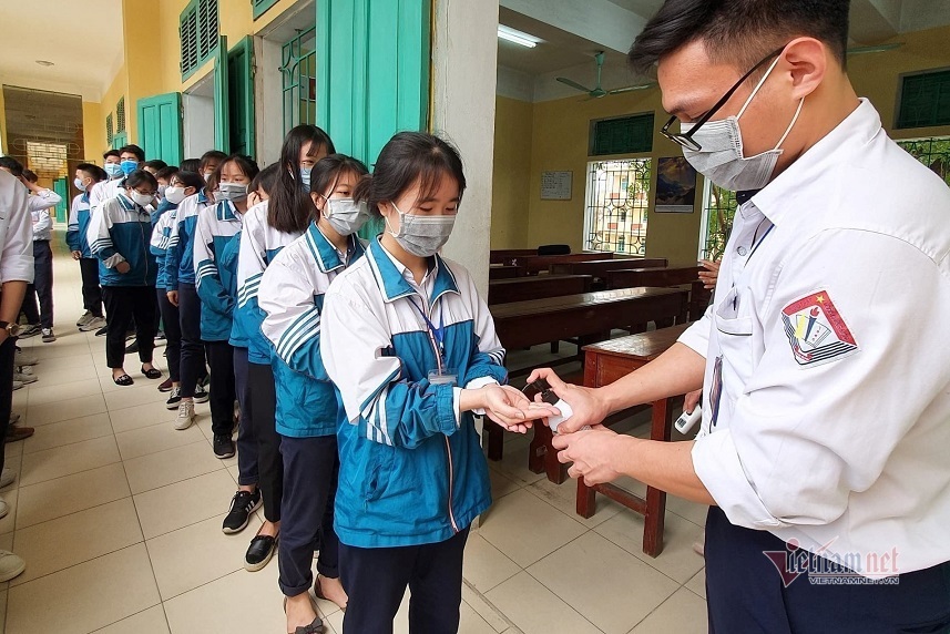 Lùi thời gian kết thúc năm học, dời lịch thi THPT quốc gia sang tháng 8