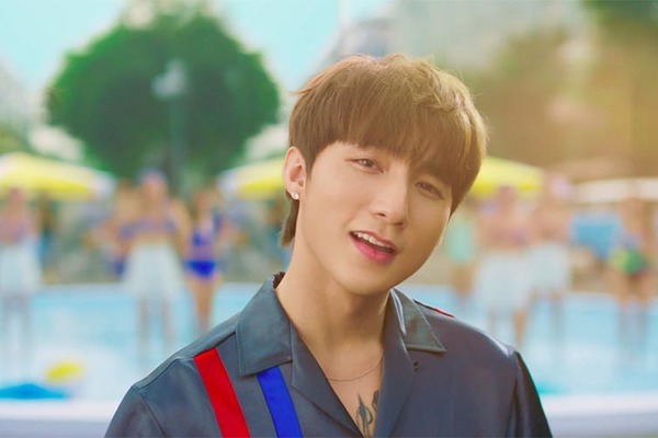 Sơn Tùng M-TP khiến fan 'đứng ngồi không yên' với clip 15 giây