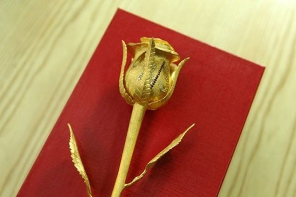 Những món quà ý nghĩa nên tặng bạn gái ngày 8/3