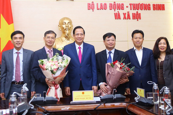 Điều động, bổ nhiệm nhân sự 2 Bộ