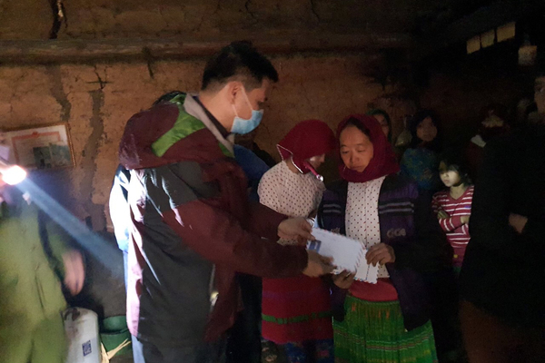 Sét đánh khiến cô gái tử vong khi ở trong nhà