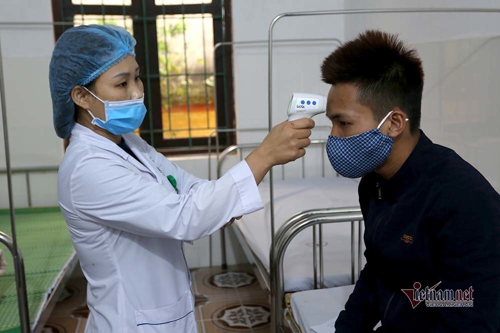 Bộ Y tế hướng dẫn việc cần làm khi bị sốt, ho, đau họng, khó thở