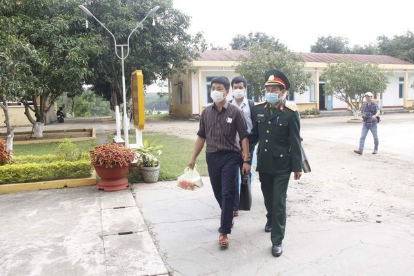 Cách  ly 14 học sinh ở Quảng Trị tiếp xúc với người trở về từ nước ngoài