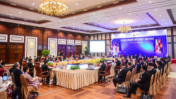 Vietnam looks to build ASEAN community by 2025