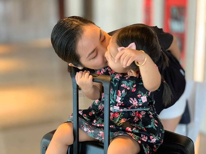 Con gái 3 tuổi xinh xắn của Lam Trường và vợ 9X