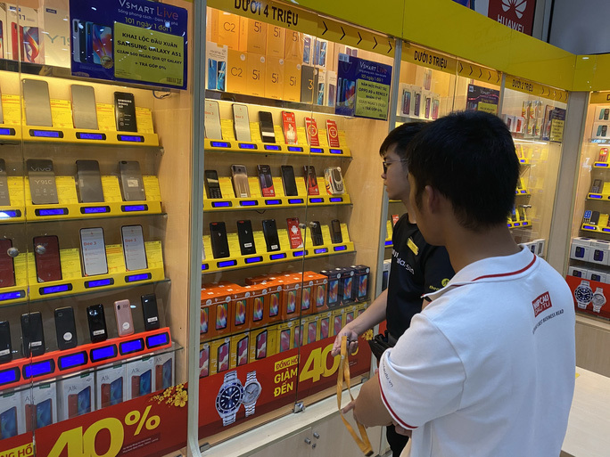 Vietnamese smartphone brands find it difficult to grow in home market