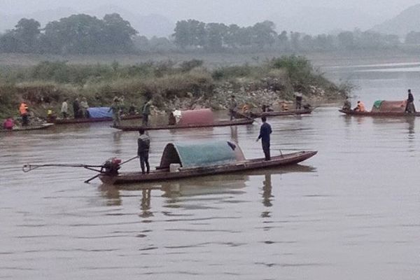 Hai vợ chồng ở Thanh Hóa đi đánh cá bị chết đuối