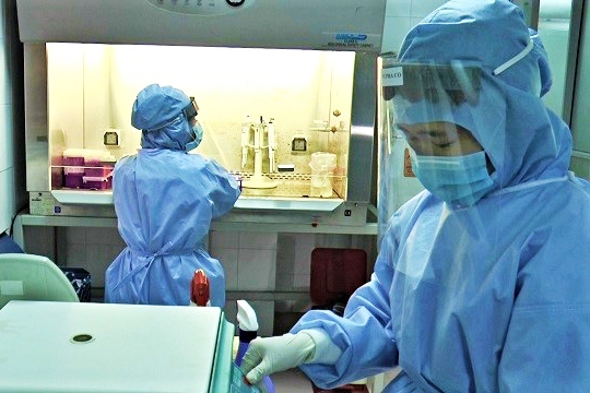 Những người lính quân y 'bỏ' Tết nghiên cứu kit thử Covid- 19