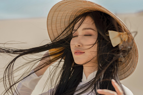 Hoa khôi Hồng Trang được cấp phép thi Miss Eco International 2020