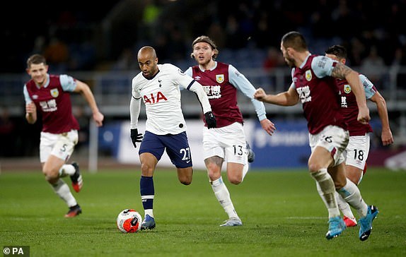 Tottenham và Mourinho vẫn chưa biết thắng