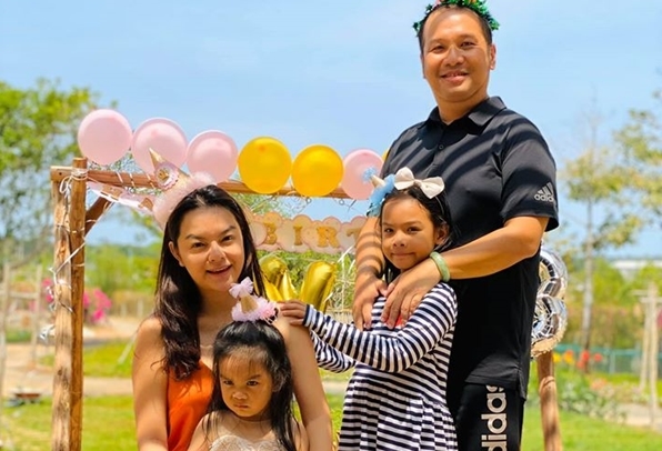 Phạm Quỳnh Anh cùng chồng cũ Quang Huy tổ chức sinh nhật cho con