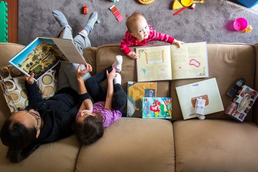 Trẻ lớn lên trong ngôi nhà có từ 80 cuốn sách sẽ đọc viết, tính toán tốt hơn