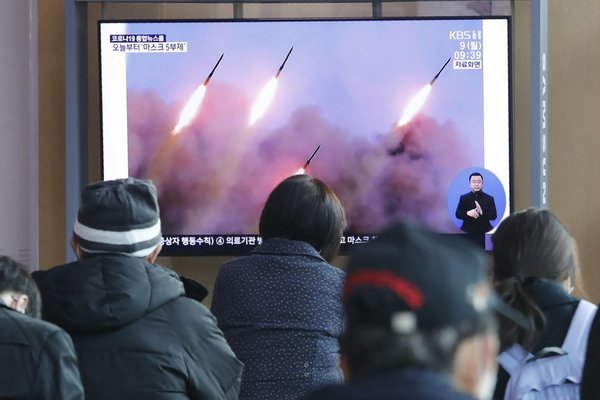 Triều Tiên phóng ba vật thể ‘không xác định’