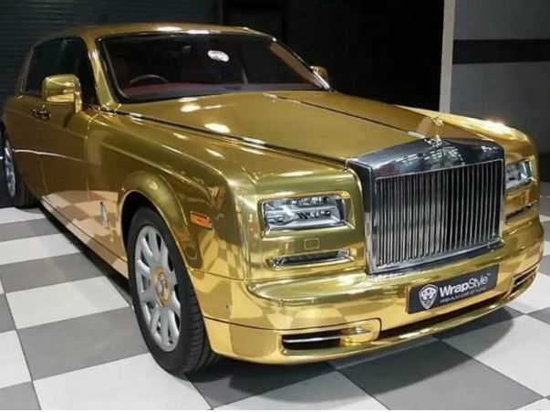 Chất chơi đại gia Ấn sắm Rolls-Royce Phantom mạ vàng làm taxi