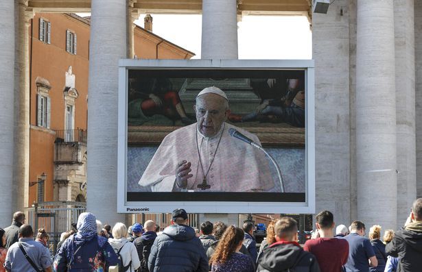 Giáo hoàng phát sóng trực tiếp thánh lễ ở Italia giữa 'bão' Covid-19