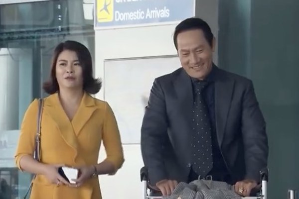 'Đừng bắt em phải quên' tập 1, chồng xin phép vợ chăm sóc 'em gái mưa'