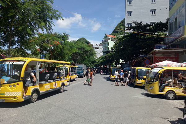 Hải Phòng phong tỏa thêm 2 xã, đảo Cát Bà dừng đón khách