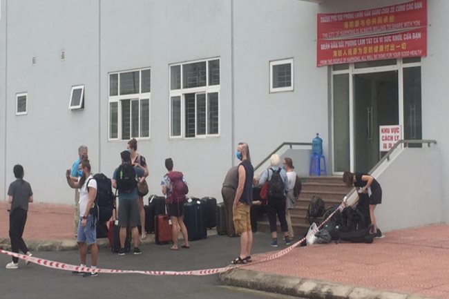 Hai Phong looks for 25 foreigners in contact with 30th coronavirus case