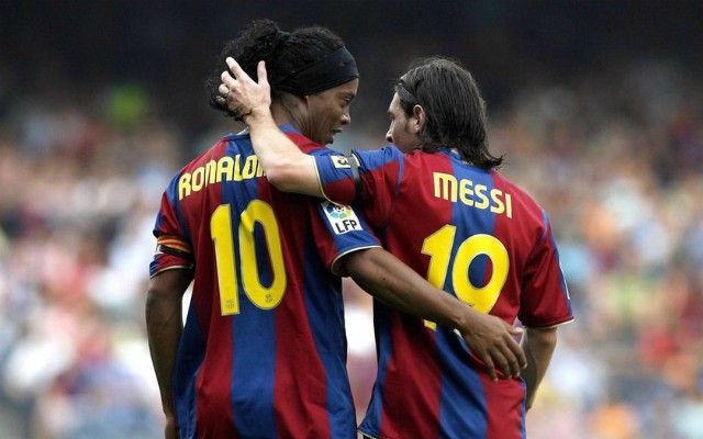 Messi chi 4 triệu euro cứu Ronaldinho ra khỏi tù