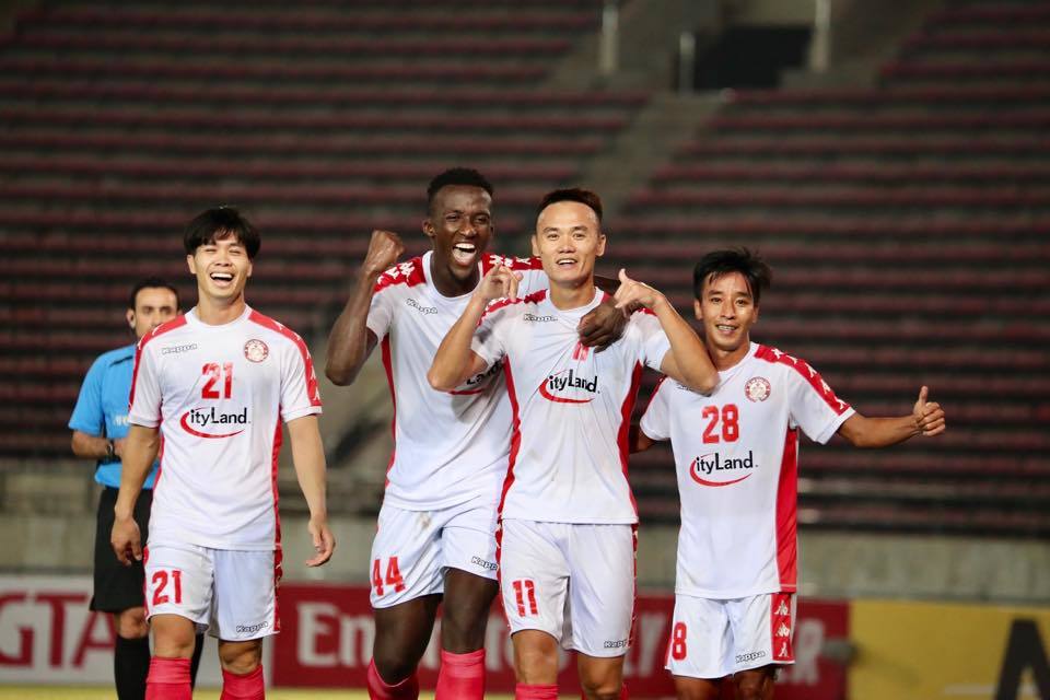 Công Phượng ghi dấu ấn, TPHCM lên đầu bảng AFC Cup