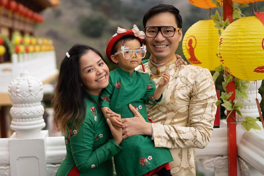 Đình Bảo làm show online phục vụ khán giả thời Covid-19