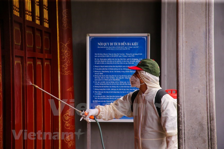 Hanoi close tourist sites for disinfection