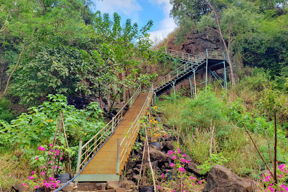 Phu Cuong Waterfall, a silk strip amidst the Gia Lai Mountains