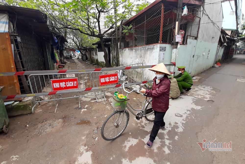 Nữ du học sinh dương tính Covid-19, Hà Nội phong tỏa ngôi nhà ở Văn Quán