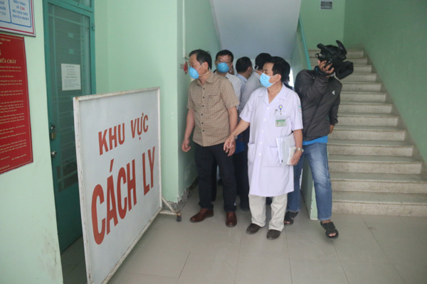 Cô dâu bị cách ly trong ngày cưới do tiếp xúc với ca dương tính số 35