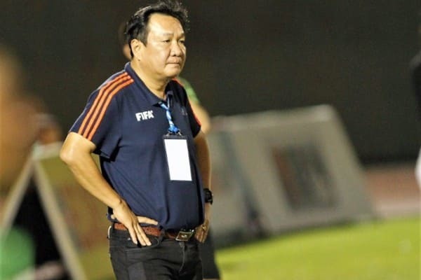 HLV Hoàng Văn Phúc bất ngờ chia tay Sài Gòn FC
