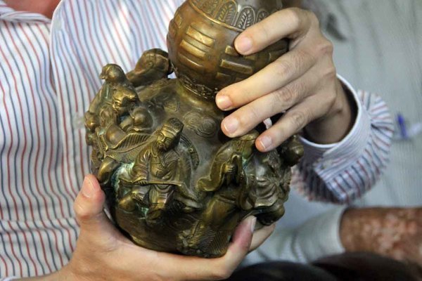 Sự thực về bình hồ lô đúc nổi bát tiên giá tỷ đô la